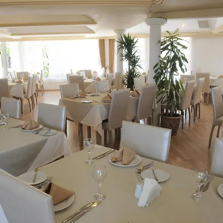 Riverside Garden Resort-2